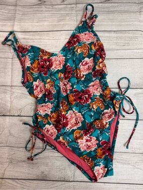 Time and tru floral bikini Large